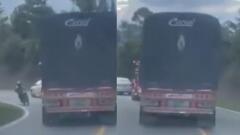 Conductor de tractomula hizo imprudentes maniobras en plena carretera de Antioquia Conductor de tractomula hizo imprudentes maniobras en plena carretera de Antioquia