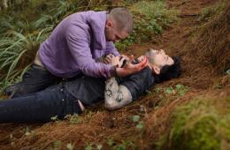 Charly enfrenta a Titano, pero recibe dos impactos de bala