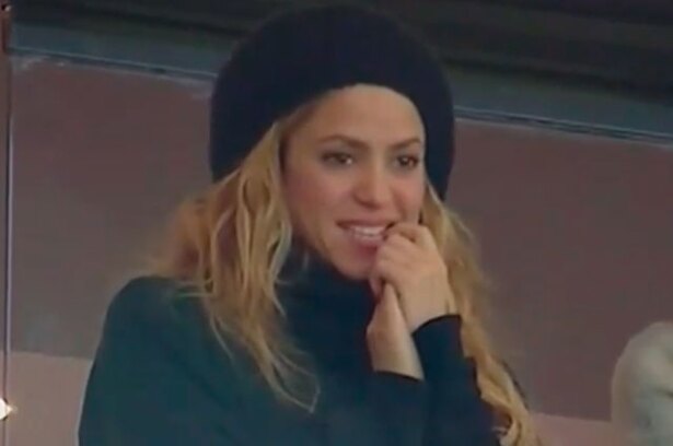2204shakira.jpg