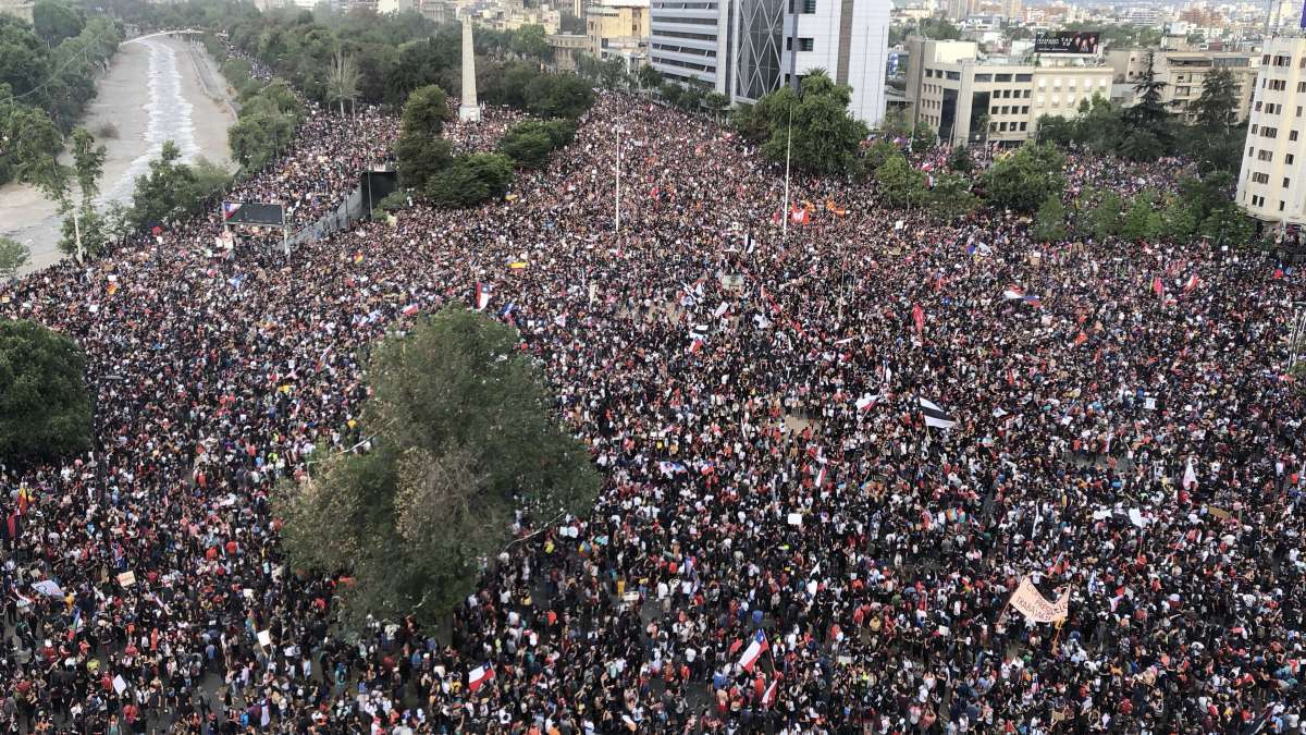 643878_chile_-_protestas_-_rodrigo_ferrari_3.jpg