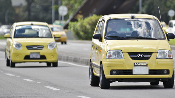 352308_BLU Radio// Taxi. Foto: Noticias Caracol 352308_BLU Radio// Taxi. Foto: Noticias Caracol