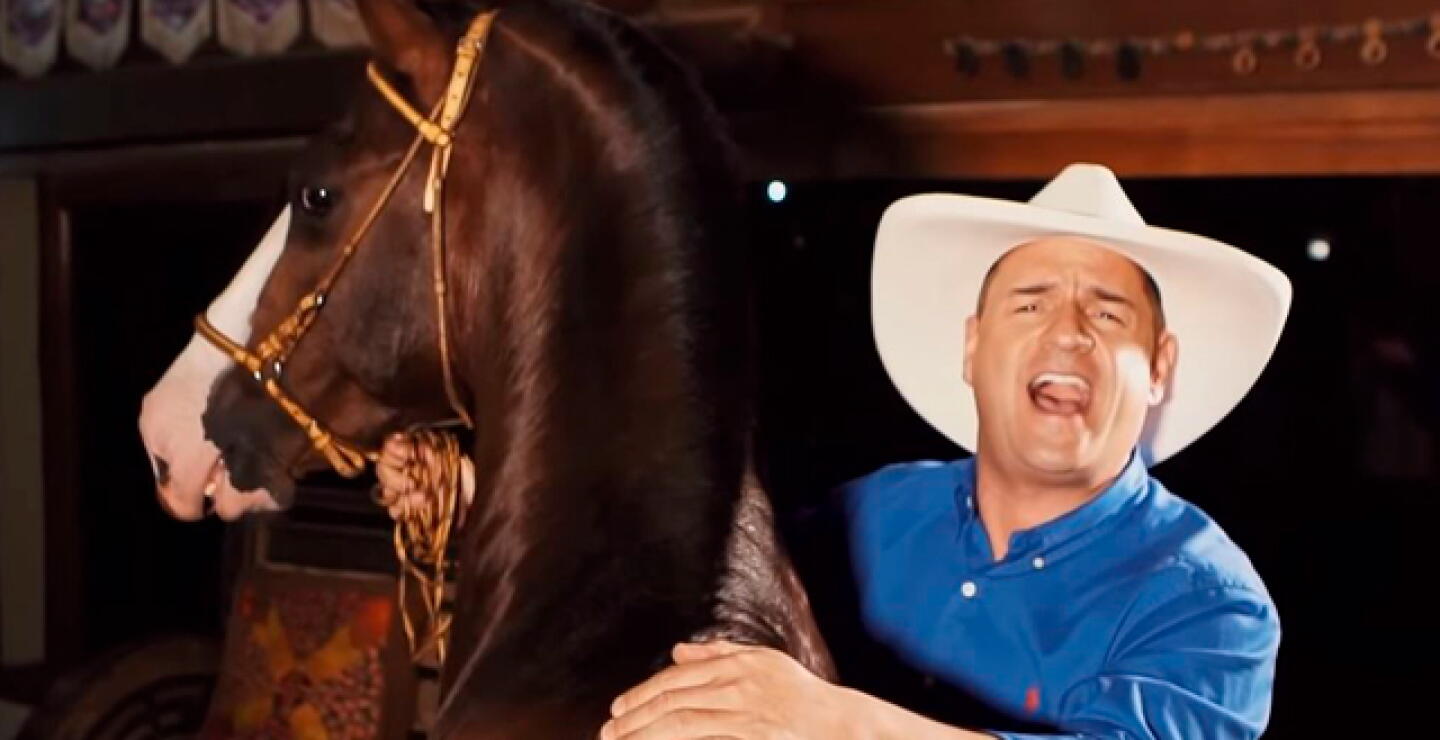 Los caballos, la otra pasión de Mauricio Vélez, lo inspiraron para su nueva canción