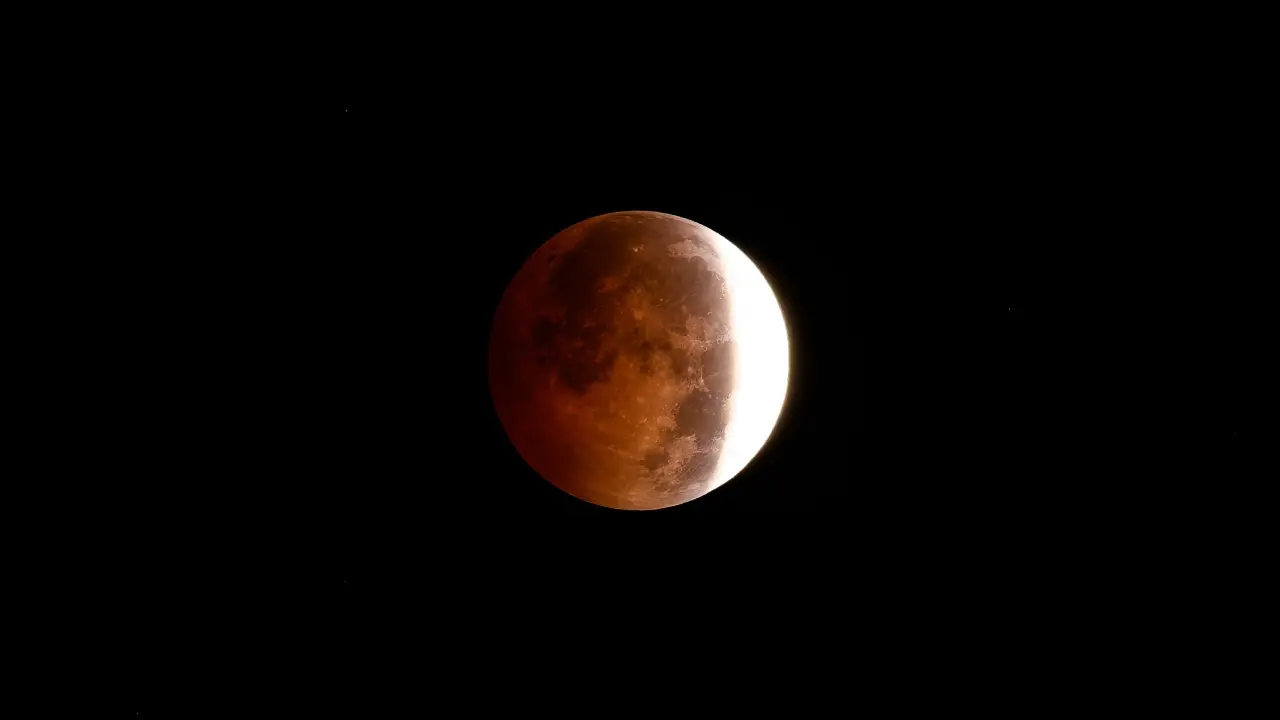 Photo: noticiascaracol.com Eclipse lunar parcial de agosto de 2026: así se vivió el fenómeno astronómico en Colombia y el mundo
