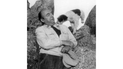 Pablo Neruda y su perro Pablo Neruda y su perro