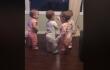 7254_La Kalle. Cuatrillizas abrazándose / Foto: Captura video de Facebook Webb Quadruplets Updates