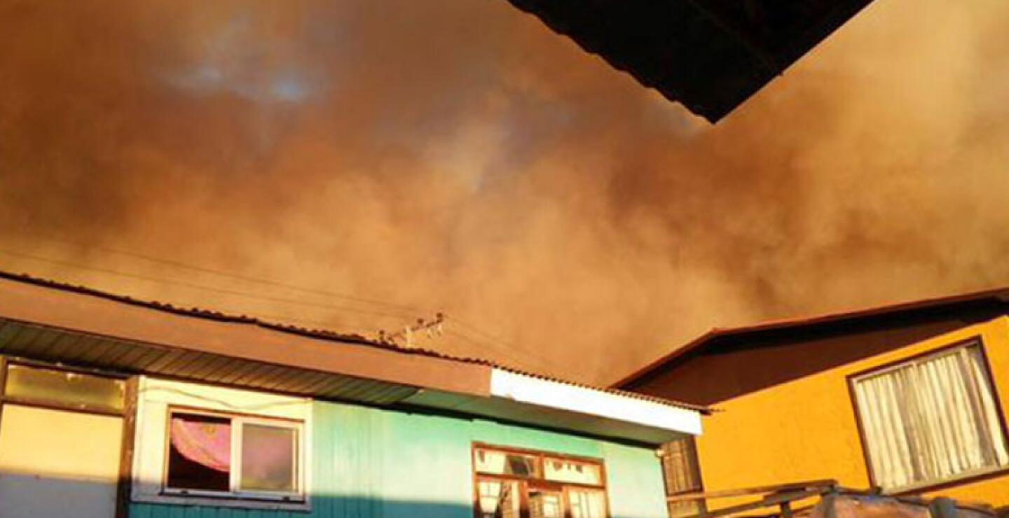 Junto con este incendio, las autoridades chilenas han de hacer frente a otros focos que están activos en el sur del país, especialmente en las regiones sureñas de El Maule, Biobío, la Araucanía y Los Lagos.