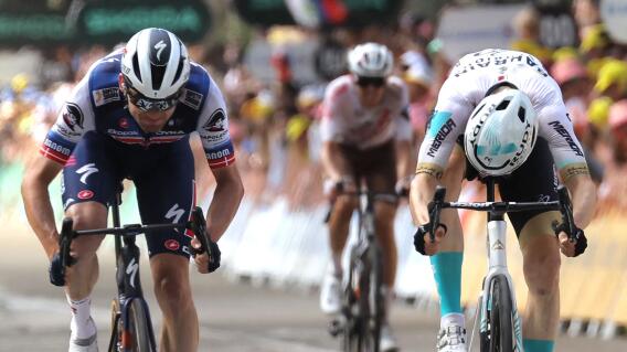 Kasper Asgreen y Matej Mohoric en la definición de la etapa 19 del Tour. Kasper Asgreen y Matej Mohoric en la definición de la etapa 19 del Tour.