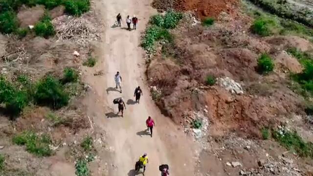 Por pura necesidad, venezolanos siguen aventurándose por trochas para llegar a Colombia Por pura necesidad, venezolanos siguen aventurándose por trochas para llegar a Colombia