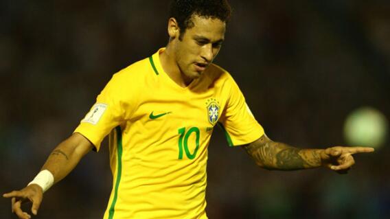 260137_Neymar es figura de la Selección de Brasil.