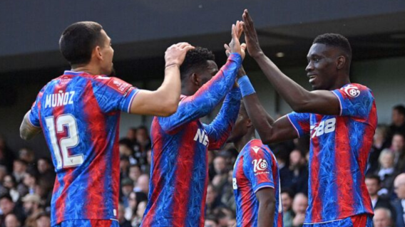 Daniel Muñoz y Jefferson Lerma con el Crystal Palace en juego de la FA Cup. Daniel Muñoz y Jefferson Lerma con el Crystal Palace en juego de la FA Cup.