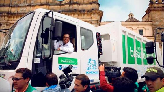 346711_Presentación flota de carros de basura comprada en gobierno de Gustavo Petro // Foto: archivo Alcaldía Bogotá