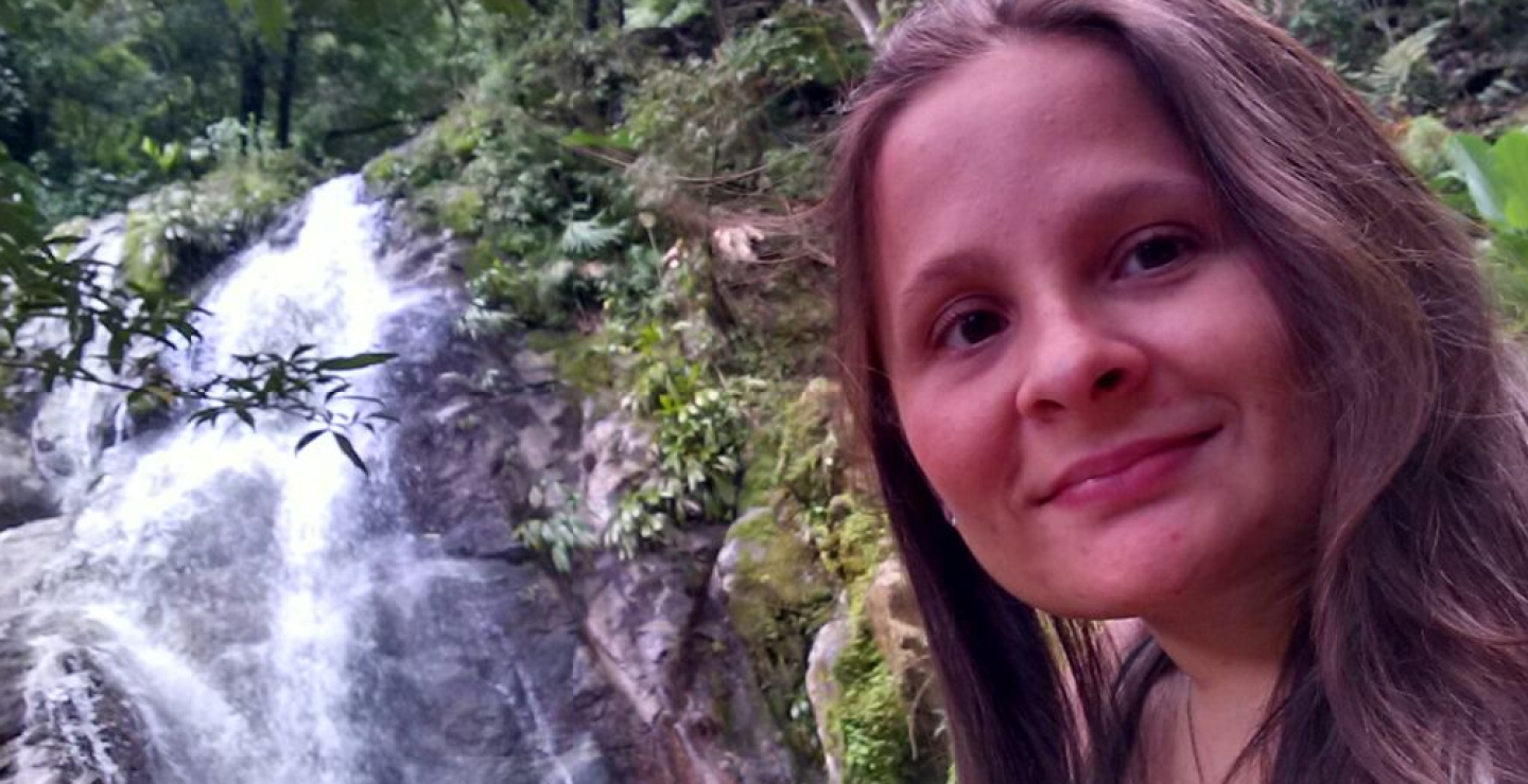 273882_La joven de 26 años padece una enfermedad conocida como 'huesos de cristal'. Foto: Facebook Geraldine Martinez