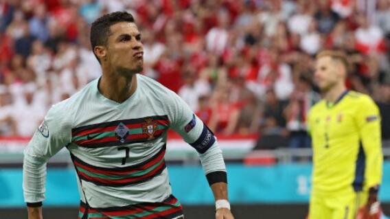 Cristiano Ronaldo Cristiano Ronaldo