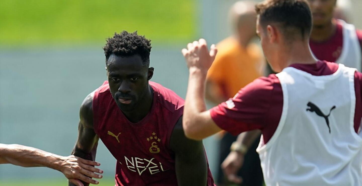 Dávinson SánChez en una de las sesiones con Galatatasary, previo al inicio de la Liga de Turquía. 