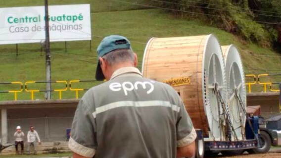 260316_guatape_cables.jpg