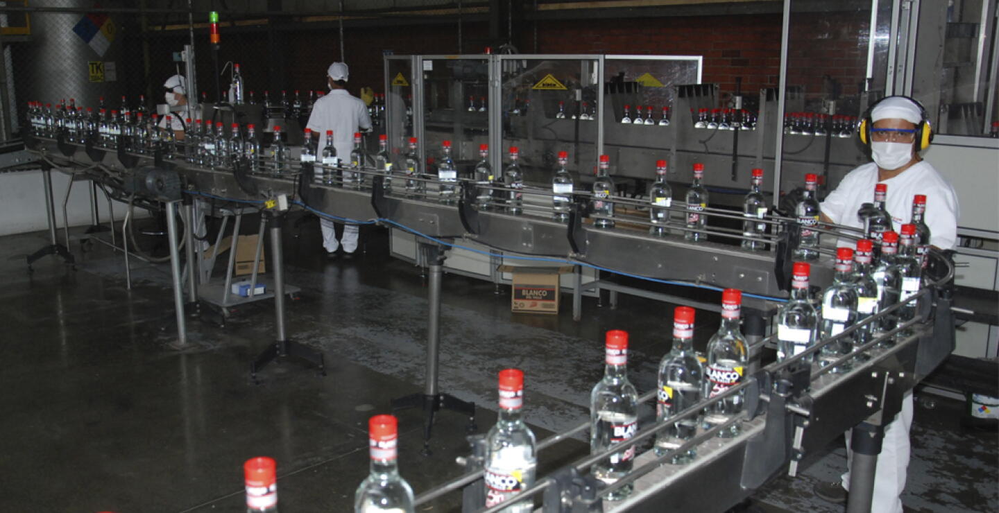 298705_Blu Radio / Por bajas ventas de licor en la ILV terminaría contrato con el comercializador / Foto: Gobernación del Valle.