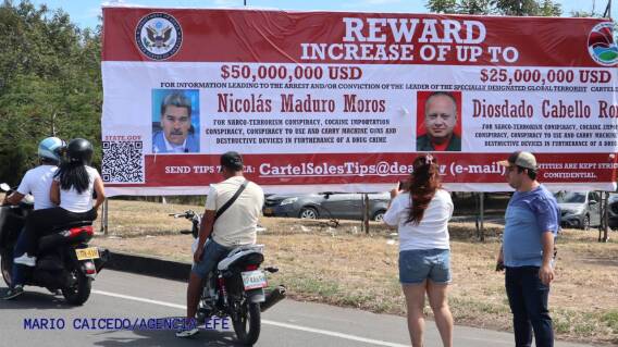 Valla con recompensa por Maduro y Cabello aparece en la frontera de Colombia con Venezuela Valla con recompensa por Maduro y Cabello aparece en la frontera de Colombia con Venezuela