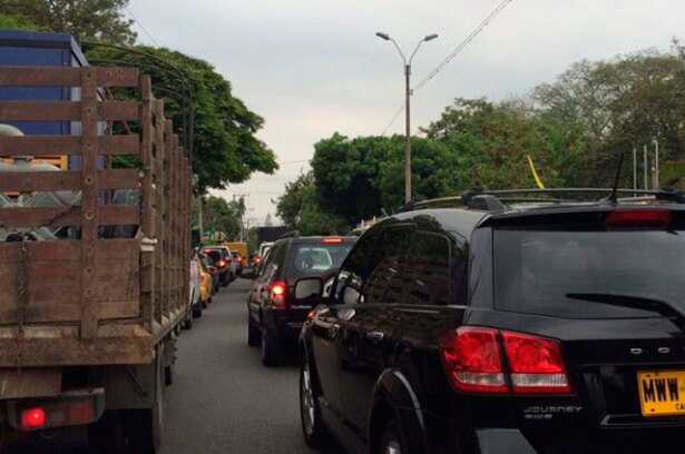 caos-vial-sur-cali7_0_0.jpg