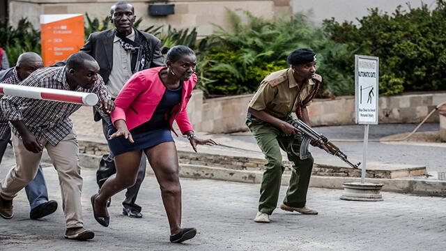 Ataque yihadista a complejo hotelero en Nairobi deja al menos 15 muertos Ataque yihadista a complejo hotelero en Nairobi deja al menos 15 muertos