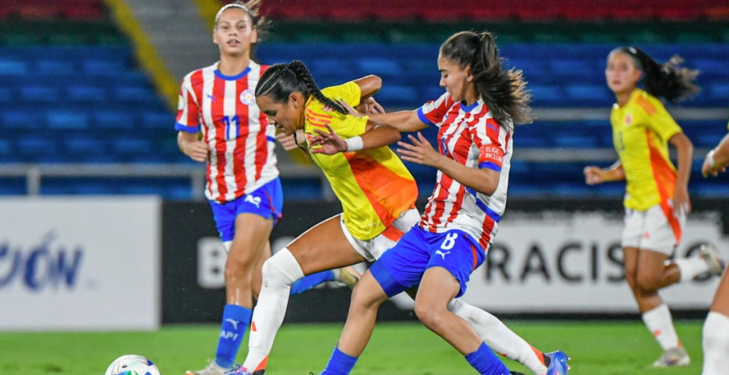 Acción de juego entre la Selección Colombia femenina Sub-17 vs Paraguay por el hexagonal final del Sudamericano. 