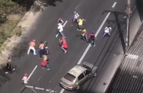 343156_BLU Radio. Pelea hinchas DIM / Foto: captura video