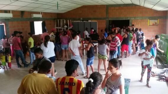 266905_Blu Radio / revisan albergues de damnificados para evitar brotes de enfermedades y epidemias Foto suministrada por afectados