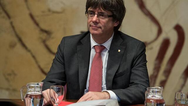 Carles Puigdemont y 4 miembros del destituido gobierno catalán se entregan a la Policía en Bélgica