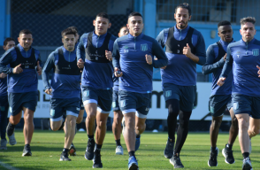 Johan Carbonero, en entrenamiento con Racing de Avellaneda.