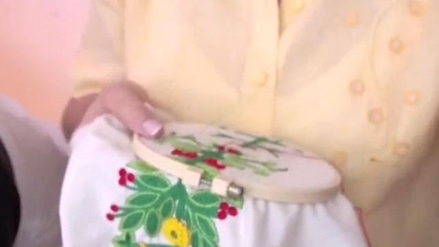 Bordadoras de Cartago elaborarán vestiduras del papa Francisco en Colombia