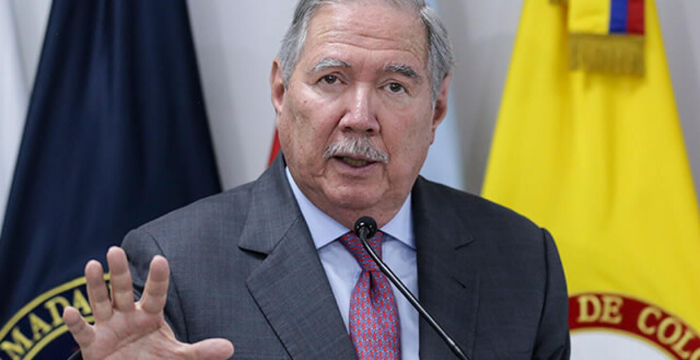 guillermoboterocongreso.jpg