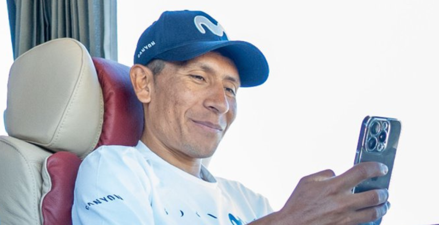 Nairo Quintana, ciclista colombiano del Movistar Team, en medio del Giro de Italia 2025