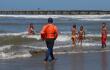 278292_El Cuerpo de Bomberos de Puerto Colombia ha estado atento a vigilar las playas. Foto: Bomberos Puerto Colombia