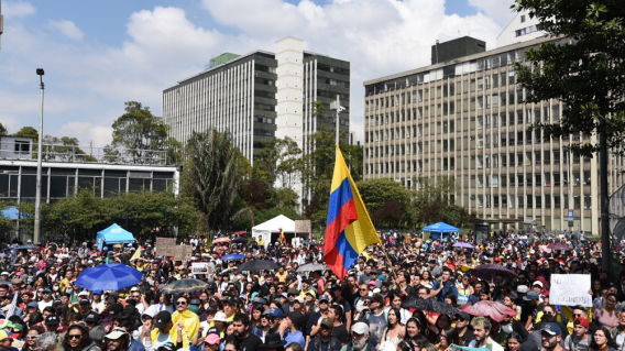 350172_BLU Radio. Marchas multitudinarias en Bogotá // Foto: BLU Radio 350172_BLU Radio. Marchas multitudinarias en Bogotá // Foto: BLU Radio