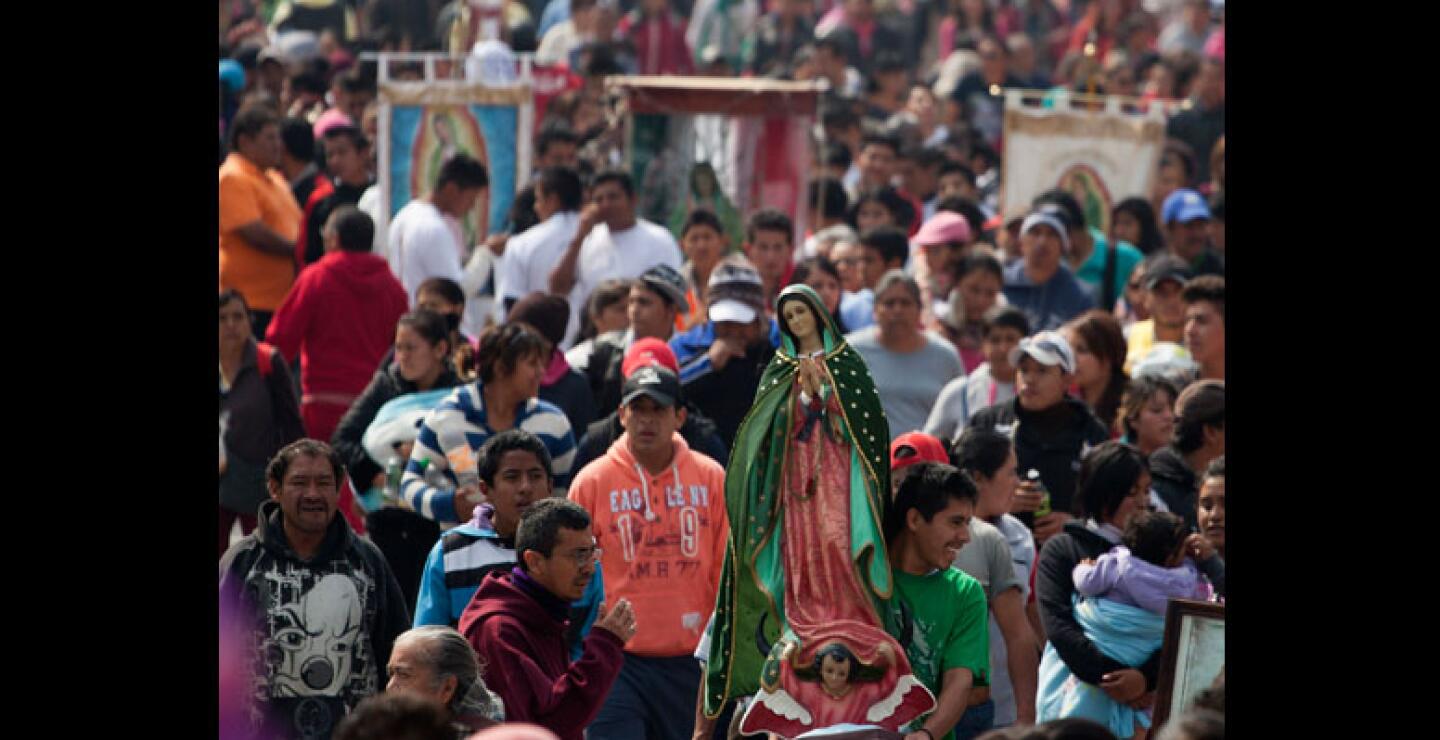 "Hay que venirle a celebrar a la Virgen por los milagros que nos concede. Estoy vivo ¿Qué más puedo pedirle?", dicen algunos fieles.