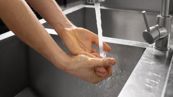 Racionamiento de agua en Bogotá no será a la misma hora, dice alcalde Galán  