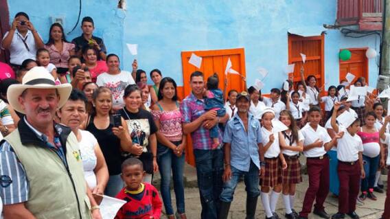 140415_ochali-gobernador.jpg