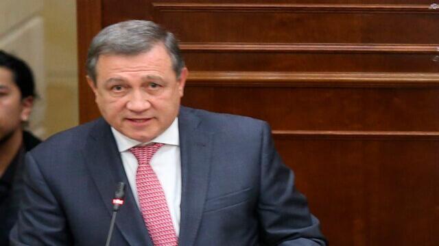 Ernesto Macías, a juicio disciplinario por su ‘jugadita’ durante instalación de Congreso