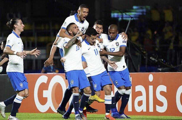 314675_brasil_coutinho_celebra_140619_koji_watanabe_getty_e.jpg