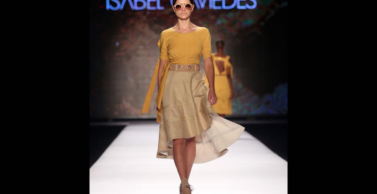 Colección: Ekos 2016. Diseñadora: Isabel Caviedes. Cali Exposhow 2015  