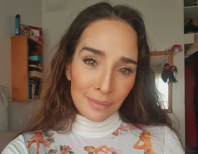 Luly Bossa se quitó la ropa y dio un abrebocas de su contenido en