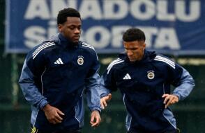 Jhon Durán en uno de los entrenamientos del Fenerbahçe.