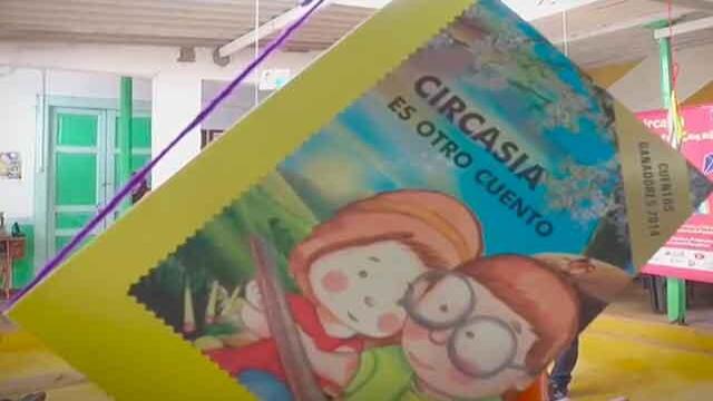 Maestro pone a volar imaginación de niños en Quindío y así demuestra que ‘Circasia es otro cuento’