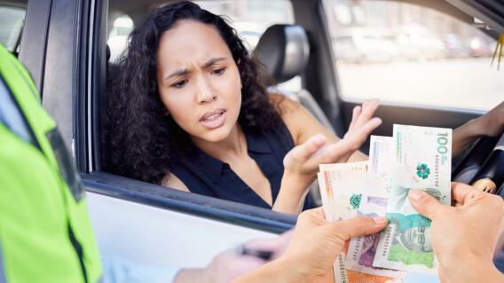 ¿Cómo saber si un carro tiene comparendos? Así puede consultarlo gratis con su cédula en 2025