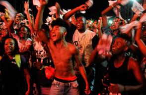 150815-petronio-seis.jpg