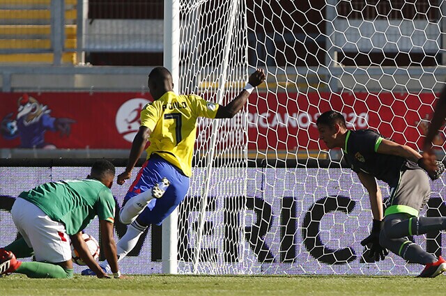 295536_colombia_gol_ivan_angulo_210119_afpe.jpg