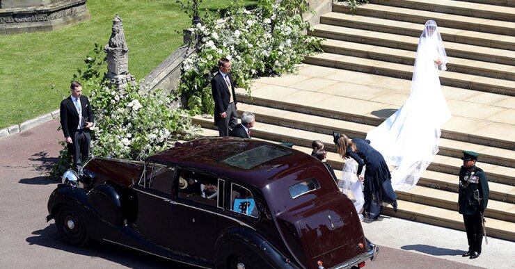 La llegada de la novia al castillo de Windsor en un tradicional Rolls Royce Phantom.
