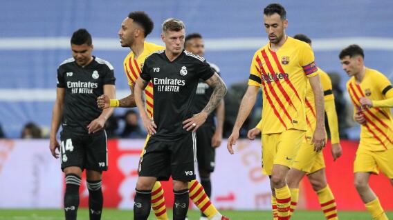 Toni Kroos y Pierre-Emerick Aubameyang, en Real Madrid vs. Barcelona Toni Kroos y Pierre-Emerick Aubameyang, en Real Madrid vs. Barcelona