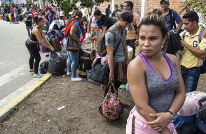 venezolanos_frontera_peru.jpg