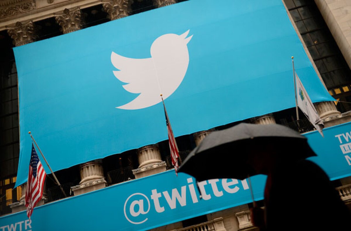 131015twitter_afp.jpg