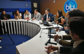 346462_BLU Radio. Mesa BLU // Foto: BLU Radio